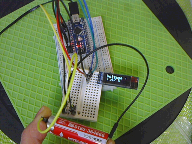 Arduino Nano＋0.91インチLCDでのとある単3乾電池計測結果表示