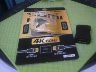 ダイソー 4K対応HDMIアダプター/Cable Extender Adapter HDMIメス-メス