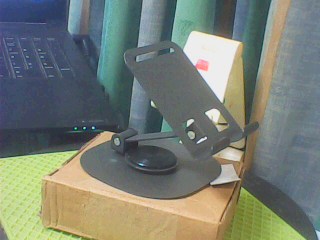 アルミ製の回転テーブルスマホスタンド AliExpress/Shop2035004 Store 2025/11/08到着分